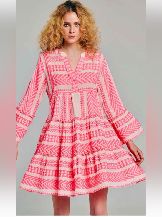 Devotion TWINS Dresses & Skirts - Devotion TWINS Pink Patterned V-Neck Tiered Mini Dress